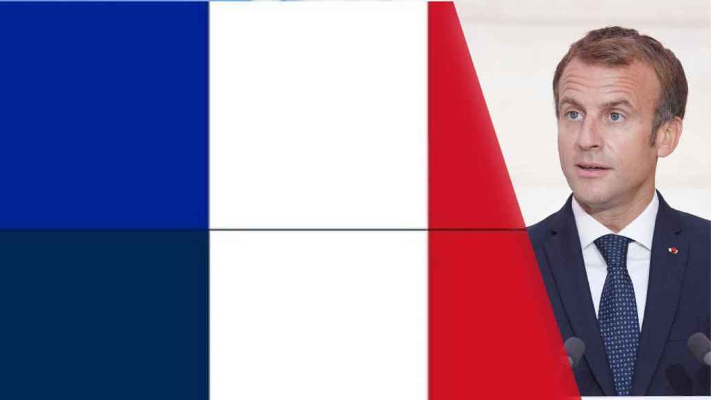 Emmanuel Macron hace un guiño a la Revolución francesa con el cambio de color de la bandera.