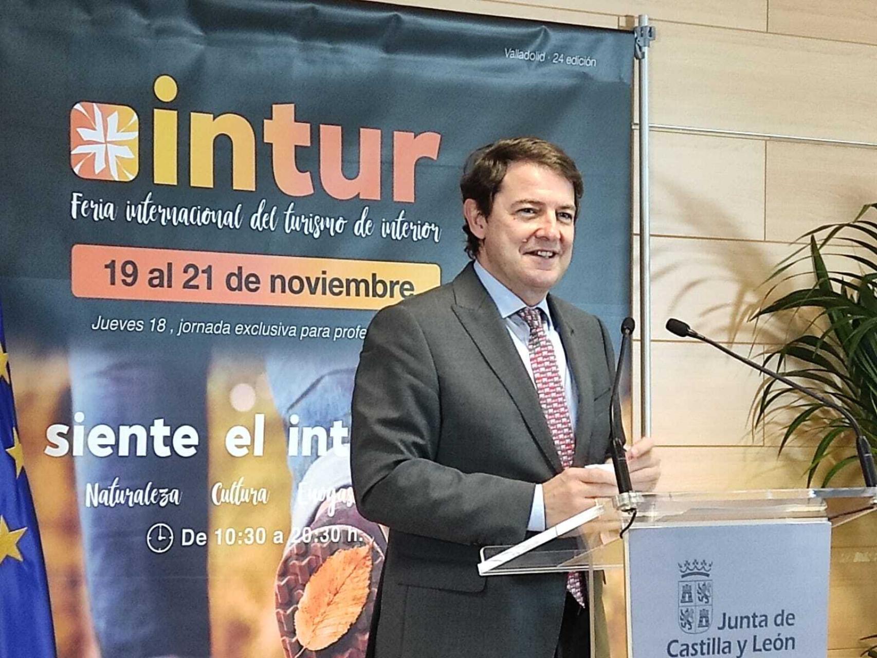 Mañueco en la presentación de INTUR