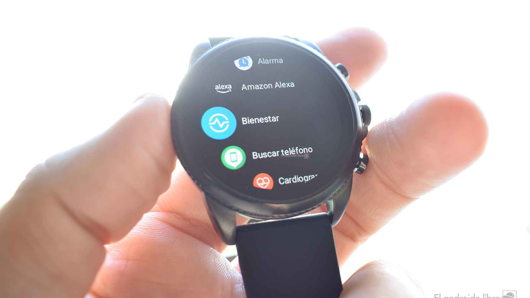 Cómo instalar la app de WhatsApp en tu smartwatch con Wear OS