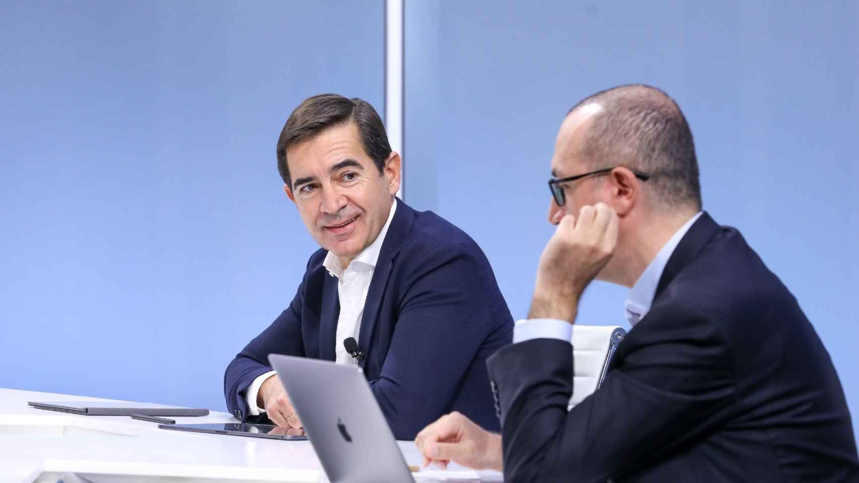 Carlos Torres, presidente de BBVA, y Onur Genç, consejero delegado del grupo, durante el Investor Day.