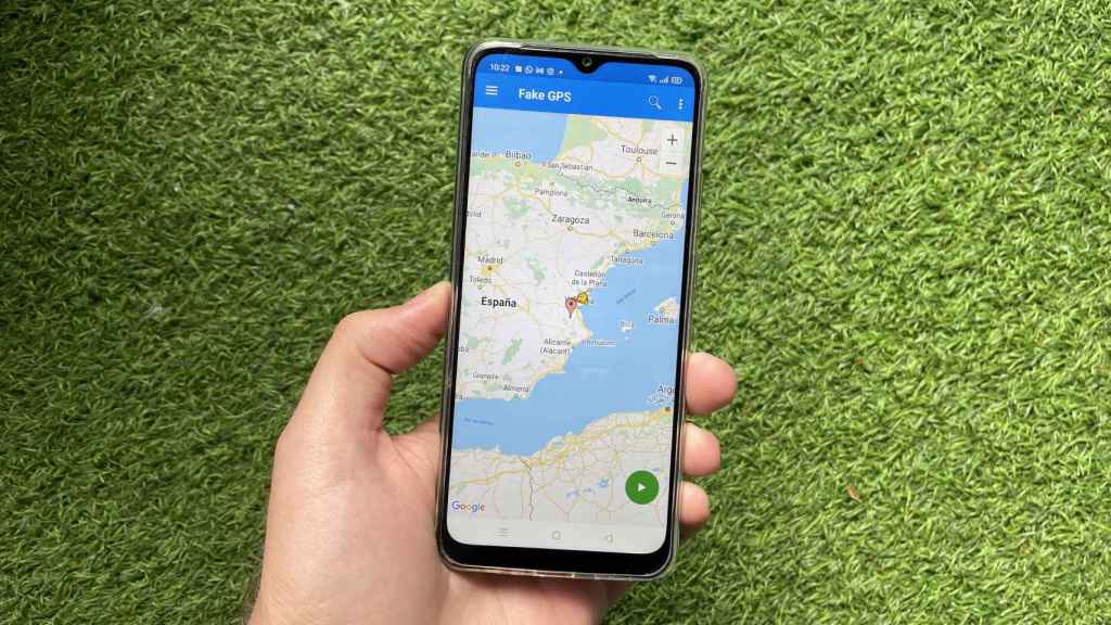 La aplicación Fake GPS en un móvil Android.