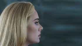 Adele completa su trilogía con un nuevo disco, '30'.