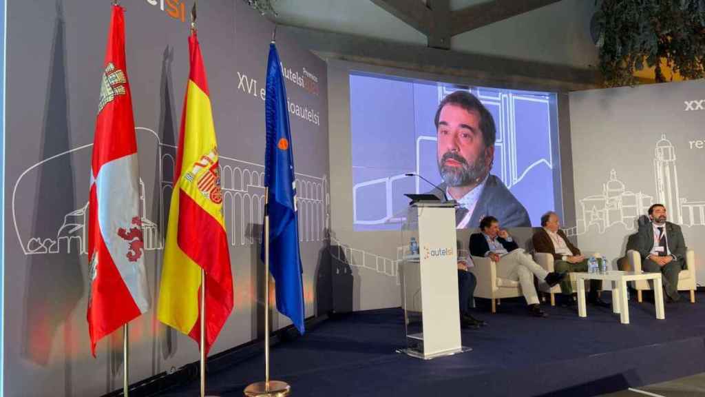 El director general de Agenda Digital de la Junta de Extremadura, Pablo García, durante una conferencia.