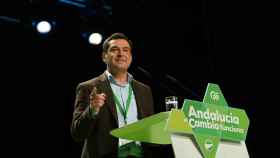 Juanma Moreno sale del congreso del PP-A como el ganador de la guerra entre Génova y Ayuso