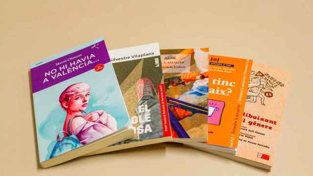Los cinco libros que va a distribuir la Comunidad Valenciana en todos los centros de Secundaria.
