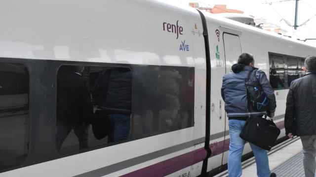 Así ha llegado el AVE Madrid-Galicia por primera vez a Zamora