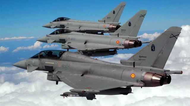Tres aviones del ejército del aire, responsables del estruendo en el cielo de Málaga este mediodía.