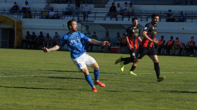 Cristian Ripoll con el Almansa. Foto: balonparado.es