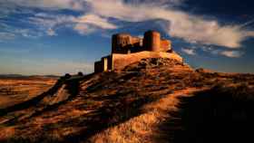 El imponente castillo de Consuegra. Foto: Turismo CLM.