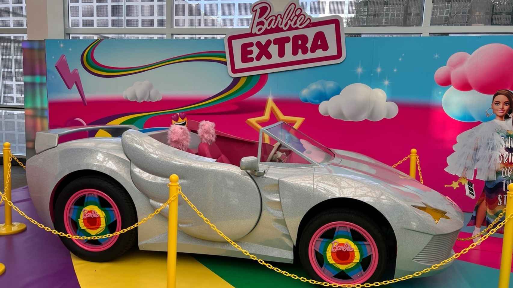 Salón del automóvil de Los Ángeles: del coche de Barbie a poderosos SUV eléctricos con techo solar