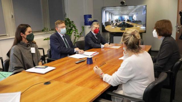 Reunión con la directora general para la Salud y la Seguridad Alimentaria de la CE, Sandra Gallina. EE