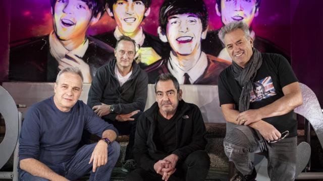 Los Hombres G, en la sala Morocco, con los Beatles al fondo. FOTOGRAFÍA: JORGE BARRENO VÍDEO: JAVIER CARBAJAL