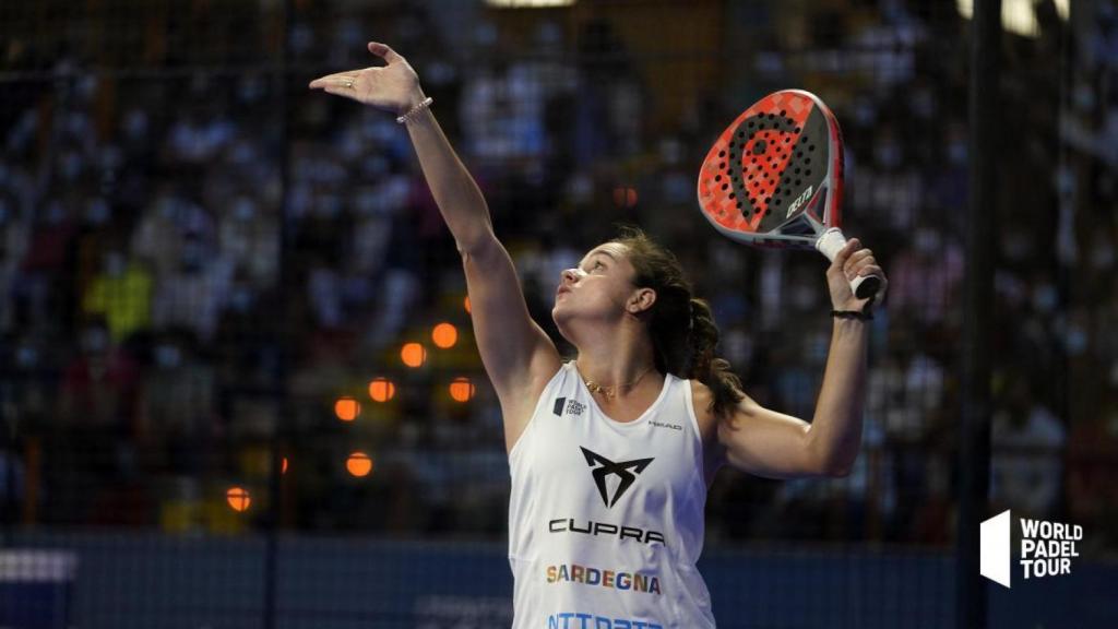 Paula Josemaría en un partido de World Padel Tour