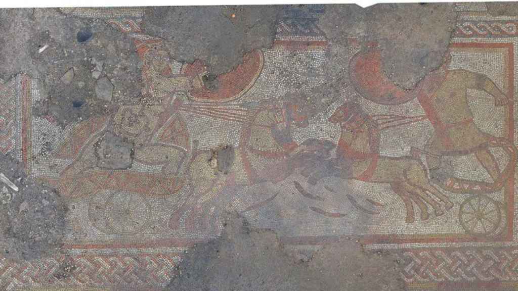 Aquiles y Héctor enfrentándose en el panel inferior del mosaico.