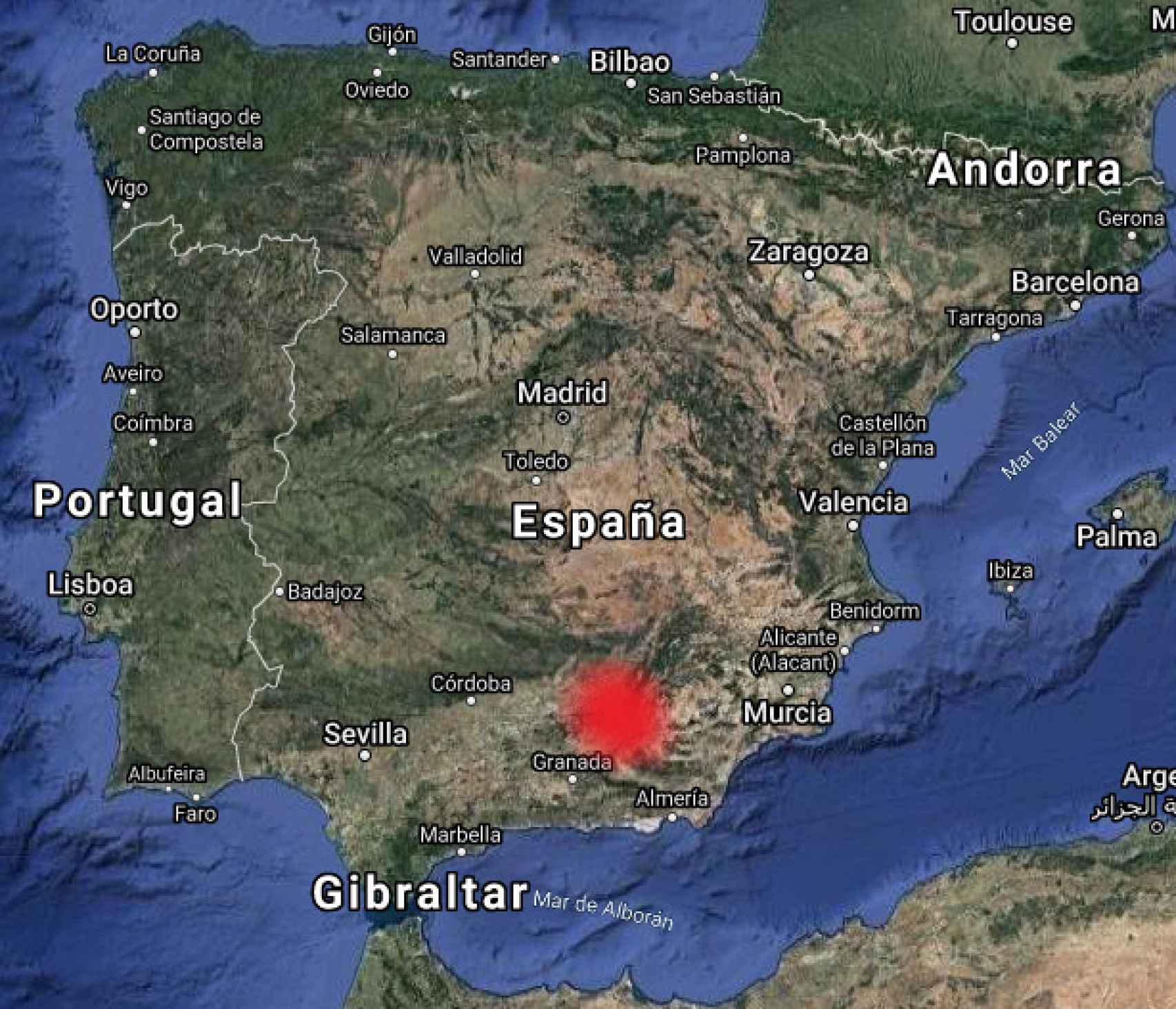 En rojo, la zona de casas cueva de la comarca de Guadix ampliada en el mapa superior.