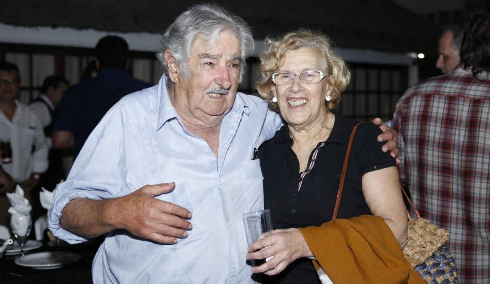 Manuela Carmena con Mújica. EFE.