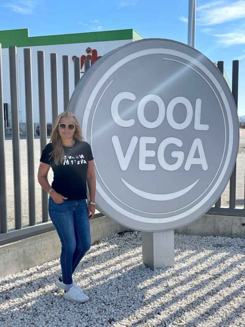 Belén Esteban en las instalaciones de Cool Vega Company en Alhama de Murcia.