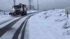 El dispositivo de vialidad invernal de Ávila trata 300 kilómetros de carretera tras las nevadas