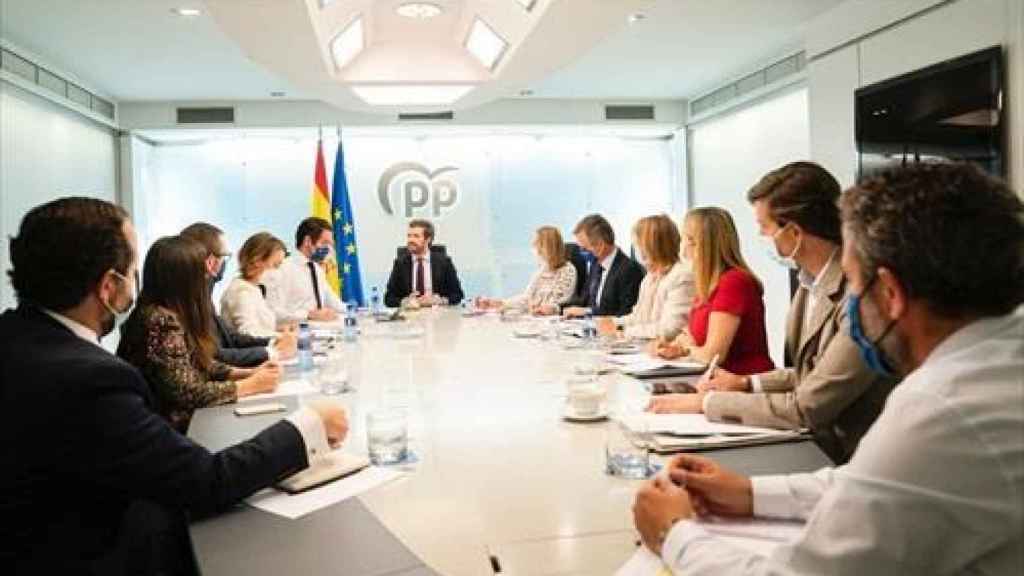 El líder del PP, Pablo Casado, preside la reunión del comité de dirección del PP.