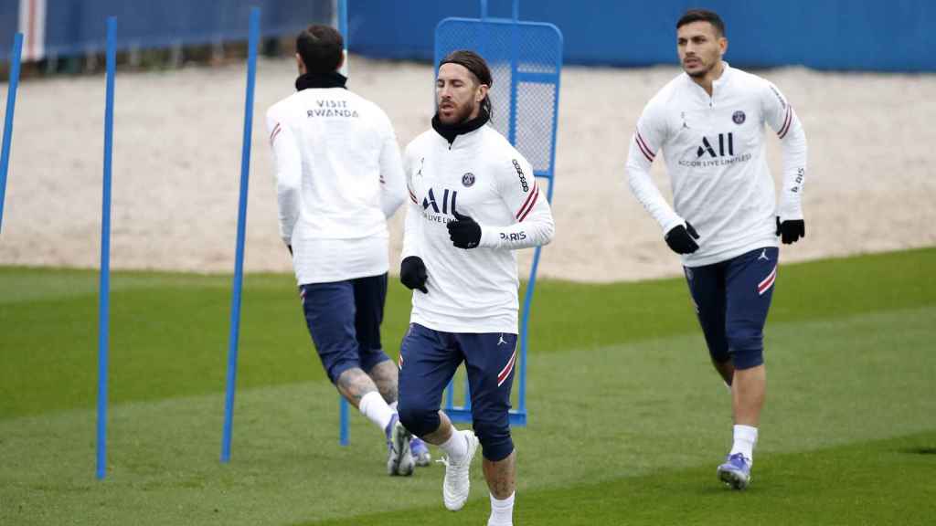 Sergio Ramos en un entrenamiento con el PSG