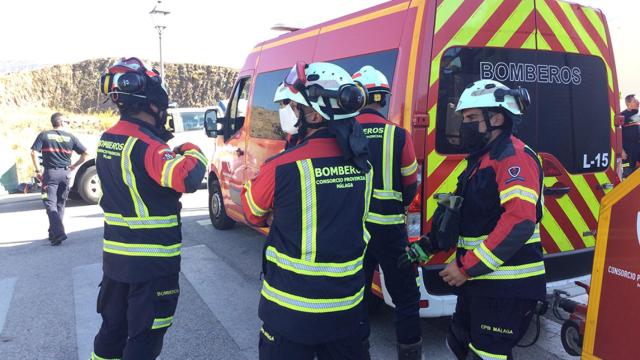 Efectivos del Consorcio Provincial de Bomberos de Málaga, en una imagen.