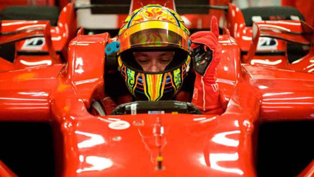 Valentino Rossi durante un test con Ferrari
