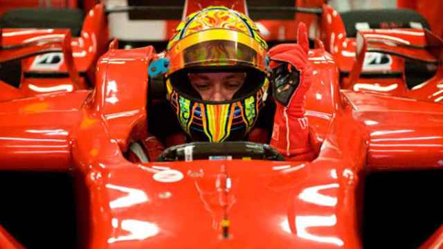 Valentino Rossi durante un test con Ferrari