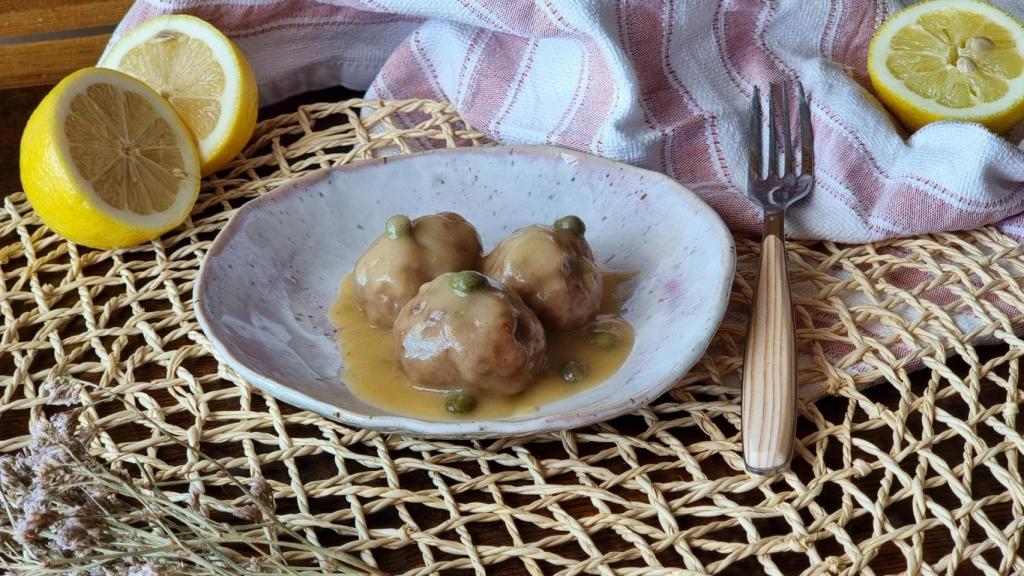 Albóndigas en salsa meuniere de ave, una receta fácil para una cena  romántica