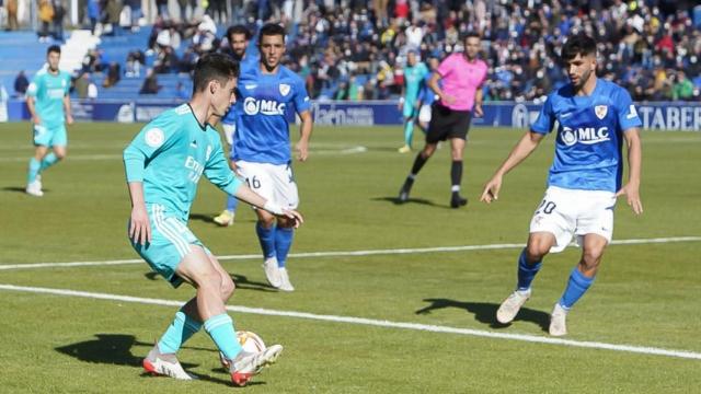 Imagen del partido de la Primera RFEF entre el Linares y el Real Madrid Castilla