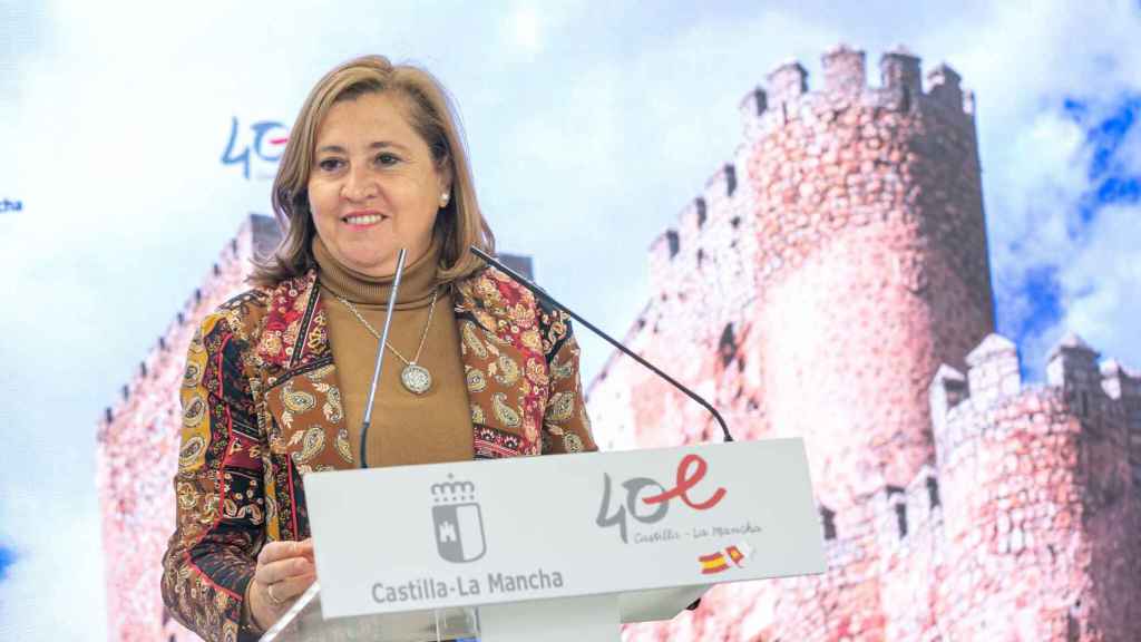 Rosa Ana Rodríguez, consejera de Educación de Castilla-La Mancha, en Almansa (Albacete). Foto: JCCM