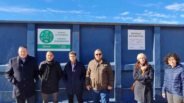 Visita a los contenedores de reciclaje