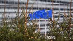 Las banderas de la UE en el exterior del edificio de la Comisión Europea.