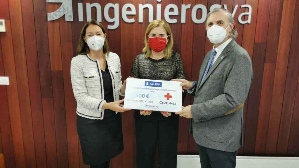 Laura de Vega, de Aquona, Rosa Urbón de Cruz Roja y Óscar García de ingenierosVA