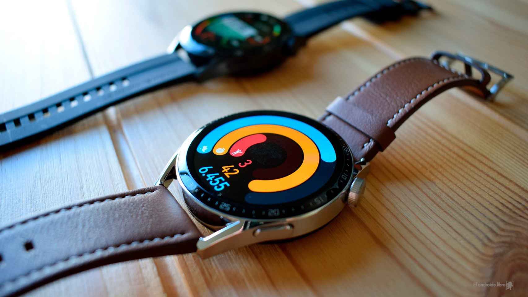 The Huawei Watch GT 3 with different straps