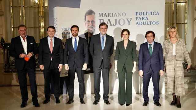 Carlos Herrera, Fernández Mañueco, Pablo Casado, Mariano Rajoy, Isabel Díaz Ayuso y José Luis Martínez-Almeida, el pasado 1 de diciembre en el Casino de Madrid.