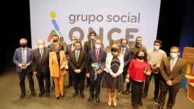 Rubén Cacho / ICAL . Foto de familia de autoridades y galardonados con los Premios Solidarios ONCE 2021