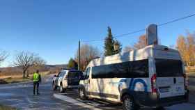 Autobús escolar atrapado en el hielo en Sanabria