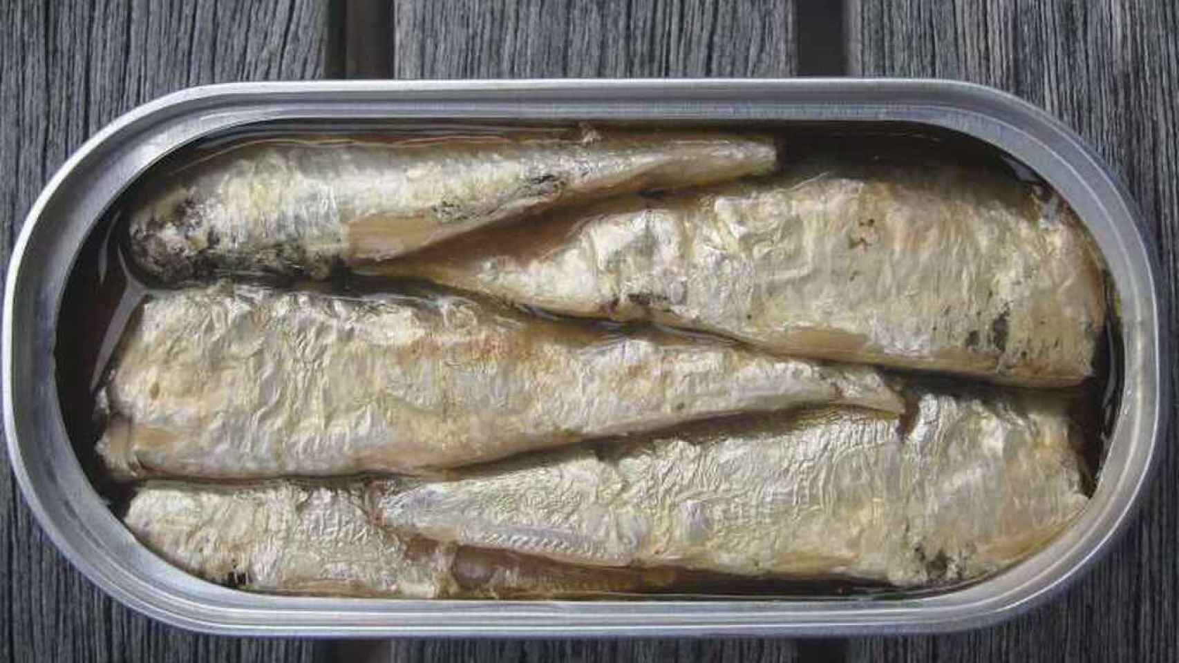 Una lata de sardinas.