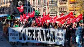 Trabajadores de Unicaja manifestándose en Toledo.