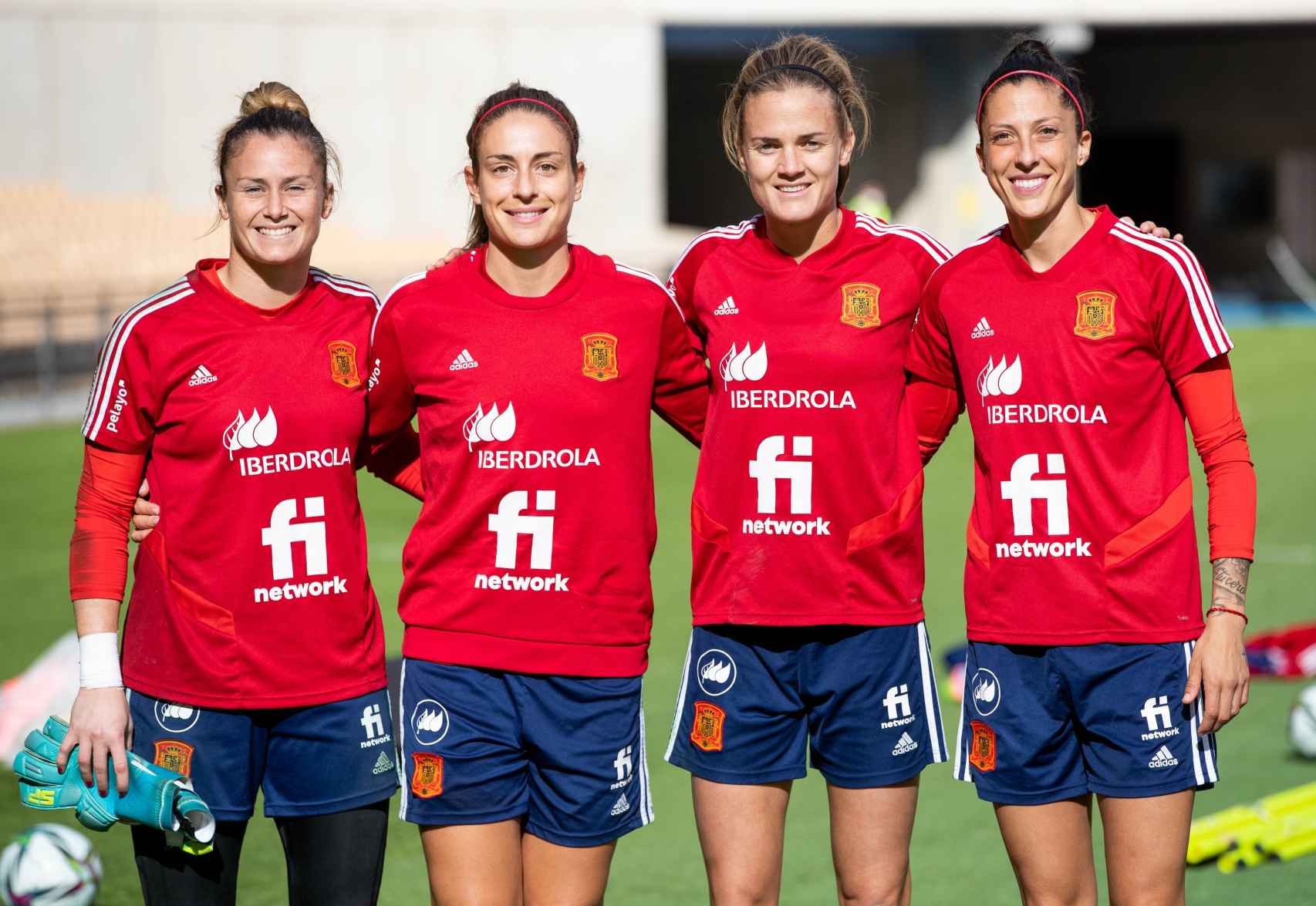 Las jugadoras de la selección española Sandra Paños, Alexia Putellas, Jennifer Hermoso e Irene Paredes.