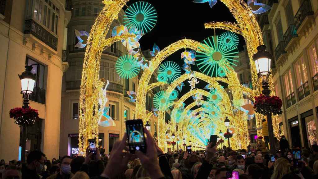 Imagen del encendido de las luces de Navidad en la calle Larios de Málaga.