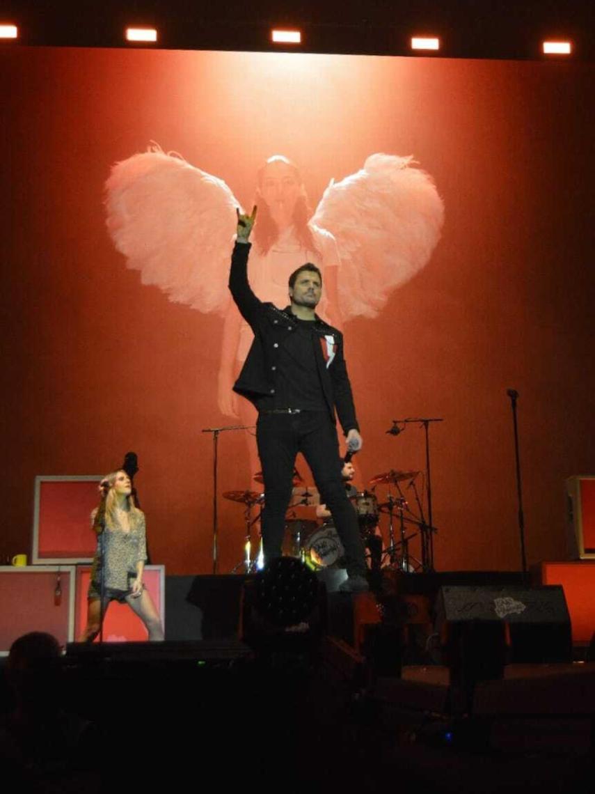 Dani Martín al finalizar su tema 'Volverá'.