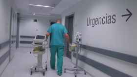 Un sanitario en las Urgencias del Hospital Universitario de Toledo.