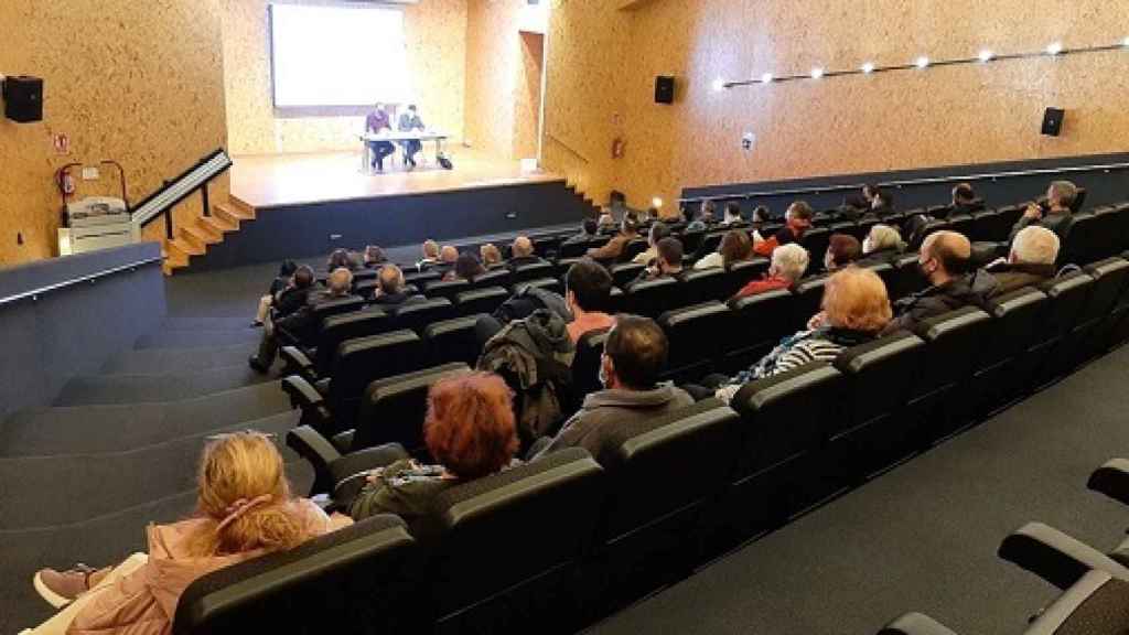 Reunión del Ayuntamiento de Salamanca con los vecinos de Garrido