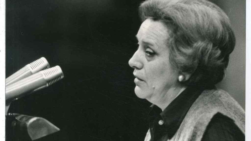 La diputada socialista Asunción Cruañes Molina interpela al gobierno en 1978 sobre el servicio social de la mujer.
