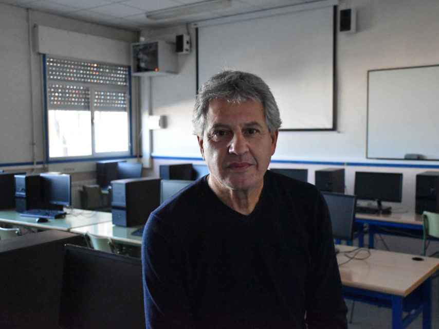 Felipe Mateu en una de las aulas del IES Parquesol
