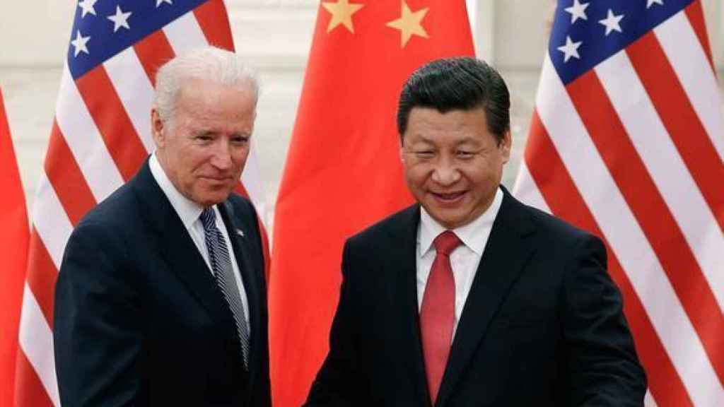Xi Jinping y Joe Biden en una imagen de archivo. EP