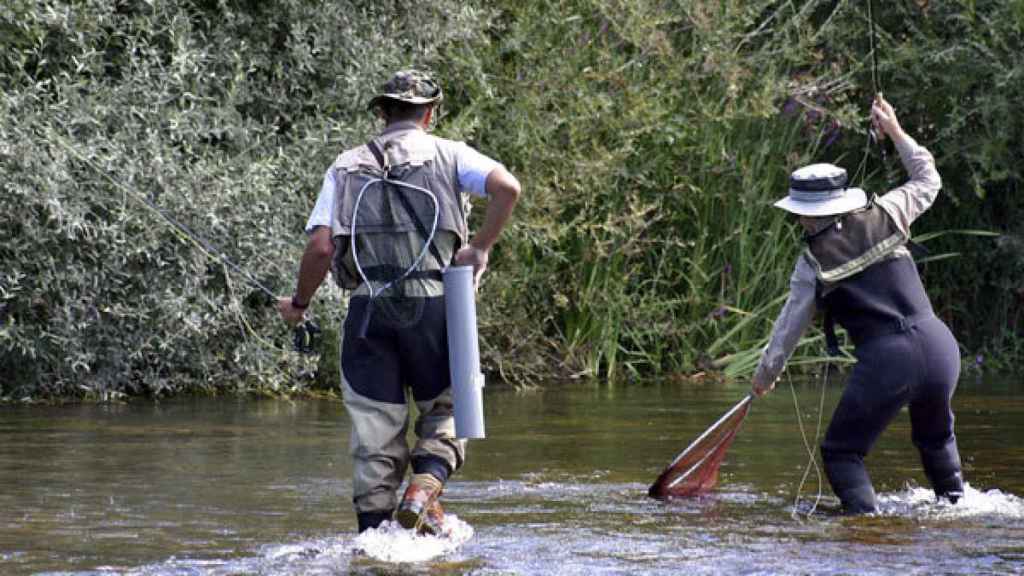 V certamen de pesca fluvial de trucha en Santa Marina del Rey - Peio García/ICAL