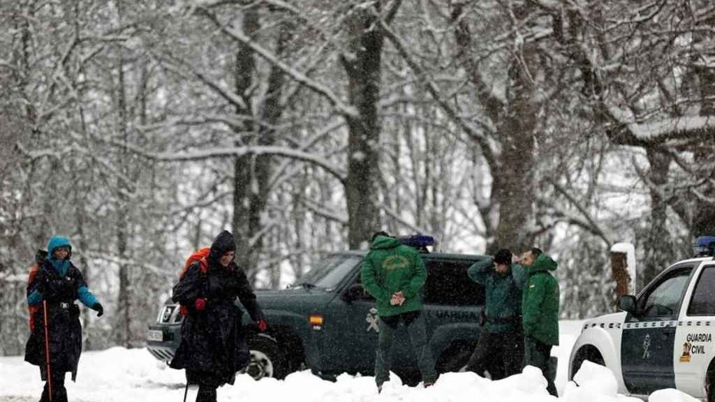 Carreteras de la Comunidad Foral de Navarra con los agentes de la Guardia Civil de Tráfico preparados para ayudar por el temporal de nieve.