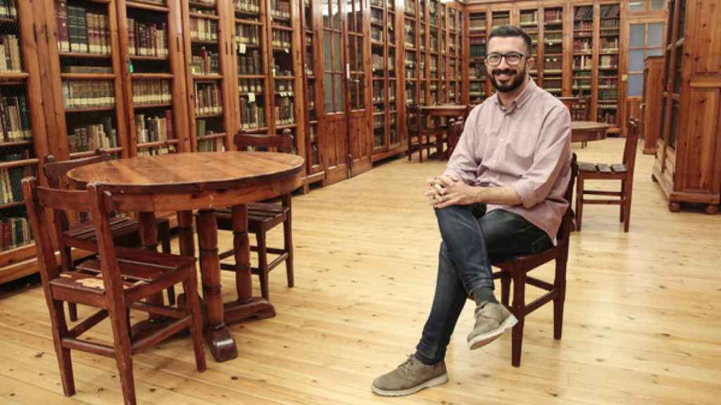 Campillo. Se cumplen 100 años de la creación de la Biblioteca de Azcárate, ubicada en la Fundación Sierra Pambley de León. En la imagen, el gerente de la Fundación Sierra Pambley, Mario de la Fuente